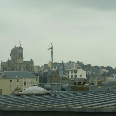 81 Rue Des Juifs Holiday home